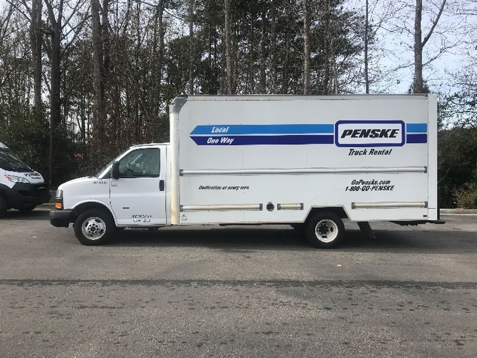 Light Duty Box Truck-Light and Medium Duty Trucks-GMC-2021-Savana G33903-Ladson-SC-99,185\n\t\tmiles-$ 31,500 - Image 4
