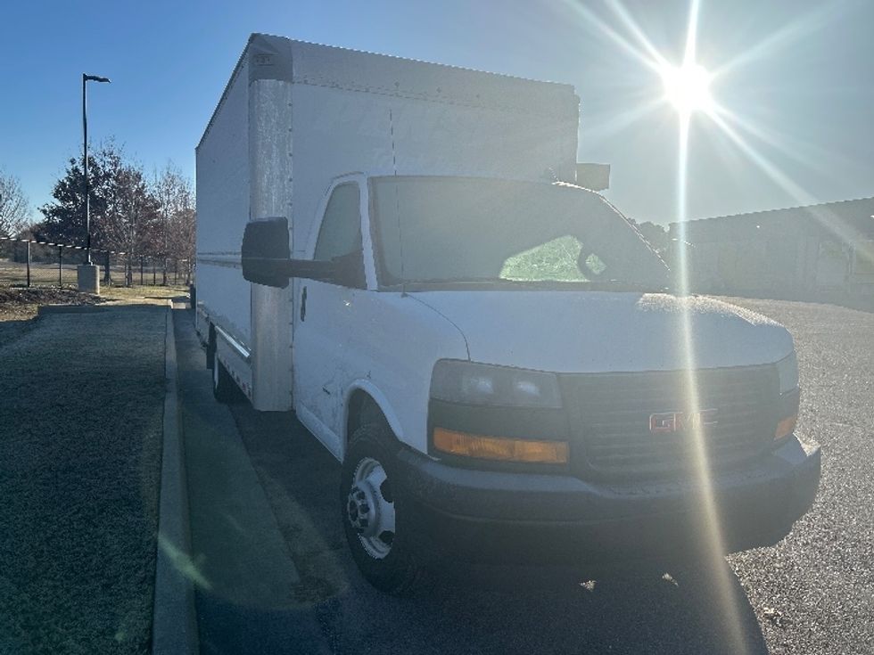 Light Duty Box Truck-Light and Medium Duty Trucks-GMC-2021-Savana G33903-Lafayette-LA-115,586\n\t\tmiles-$ 27,500 - Image 1