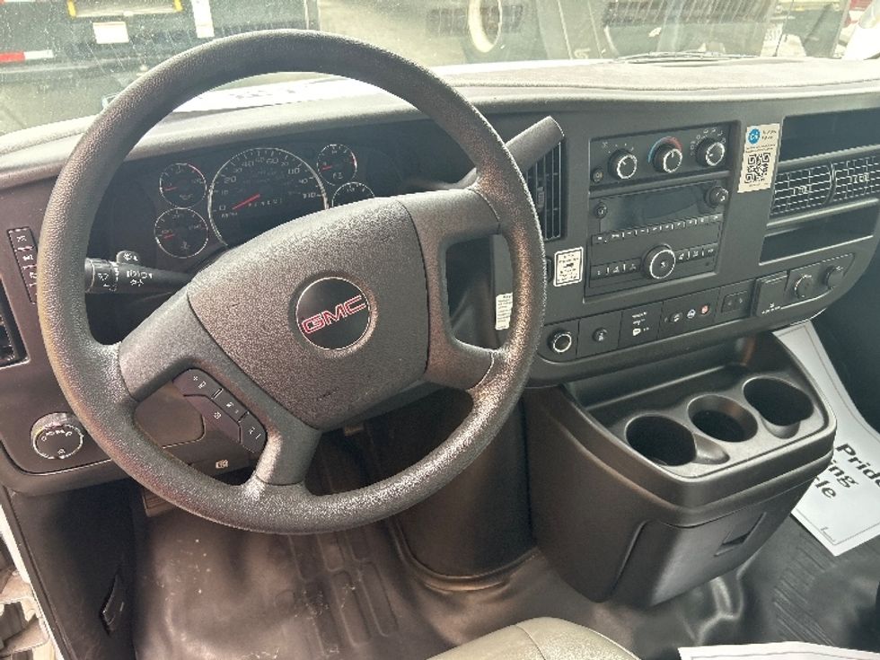 Light Duty Box Truck-Light and Medium Duty Trucks-GMC-2021-Savana G33903-Lafayette-LA-115,586\n\t\tmiles-$ 27,500 - Image 14