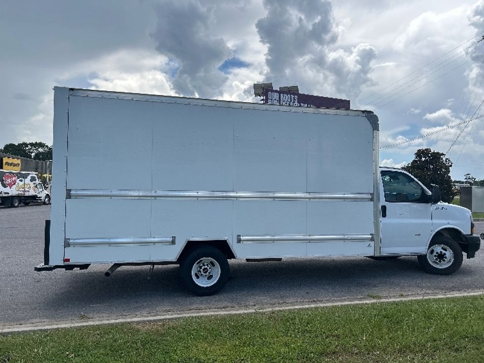 Light Duty Box Truck-Light and Medium Duty Trucks-GMC-2021-Savana G33903-Lafayette-LA-79,032\n\t\tmiles-$ 31,750 - Image 15