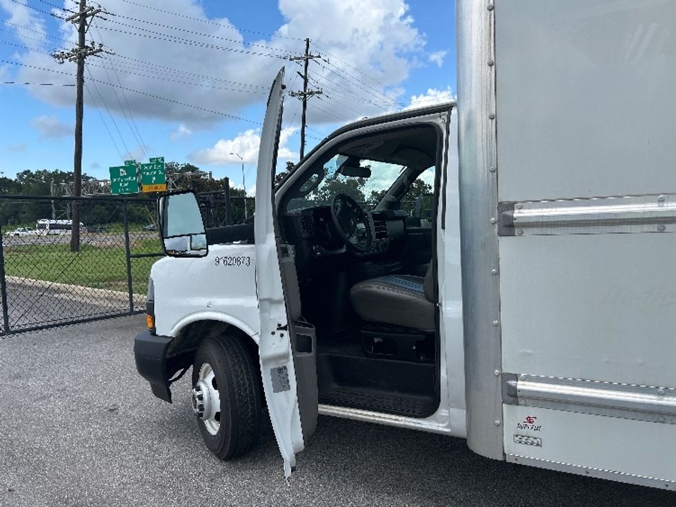 Light Duty Box Truck-Light and Medium Duty Trucks-GMC-2021-Savana G33903-Lafayette-LA-79,032\n\t\tmiles-$ 31,750 - Image 16