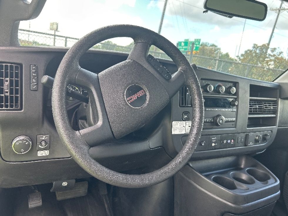 Light Duty Box Truck-Light and Medium Duty Trucks-GMC-2021-Savana G33903-Lafayette-LA-79,032\n\t\tmiles-$ 31,750 - Image 17