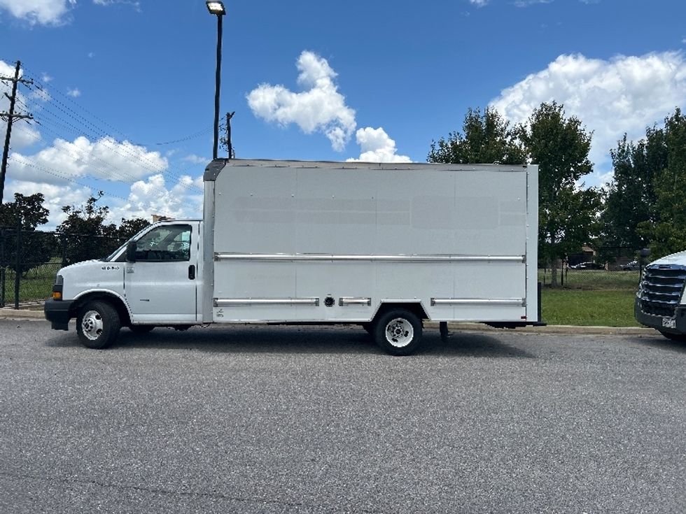Light Duty Box Truck-Light and Medium Duty Trucks-GMC-2021-Savana G33903-Lafayette-LA-79,032\n\t\tmiles-$ 31,750 - Image 4