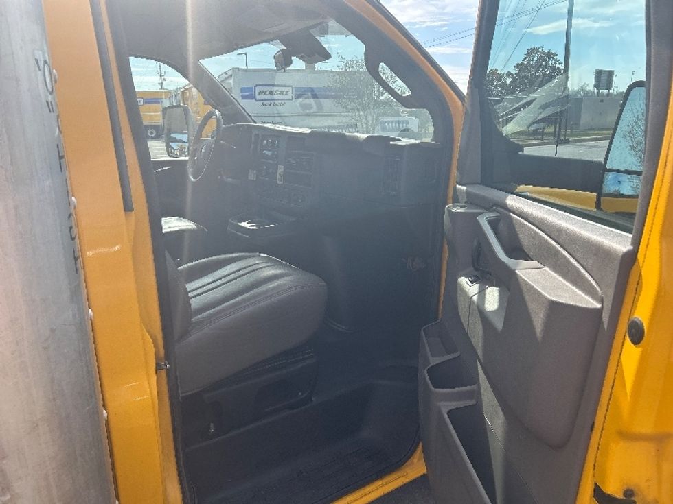Light Duty Box Truck-Light and Medium Duty Trucks-GMC-2021-Savana G33903-Lafayette-LA-80,839\n\t\tmiles-$ 28,750 - Image 16
