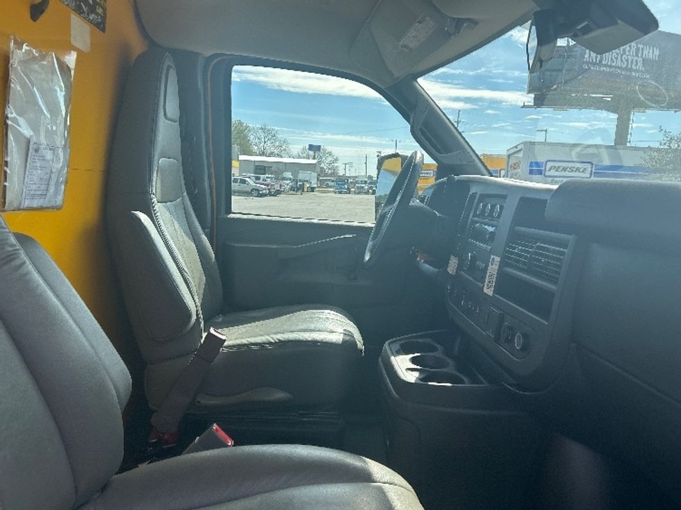 Light Duty Box Truck-Light and Medium Duty Trucks-GMC-2021-Savana G33903-Lafayette-LA-80,839\n\t\tmiles-$ 28,750 - Image 18