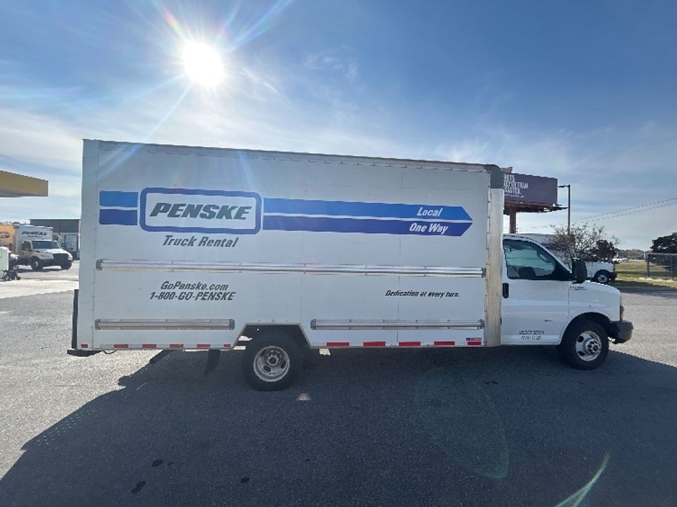 Light Duty Box Truck-Light and Medium Duty Trucks-GMC-2021-Savana G33903-Lafayette-LA-85,946\n\t\tmiles-$ 31,000 - Image 11