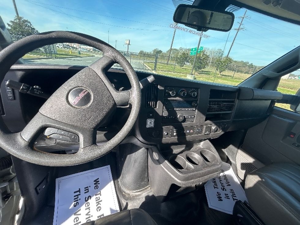 Light Duty Box Truck-Light and Medium Duty Trucks-GMC-2021-Savana G33903-Lafayette-LA-85,946\n\t\tmiles-$ 31,000 - Image 14
