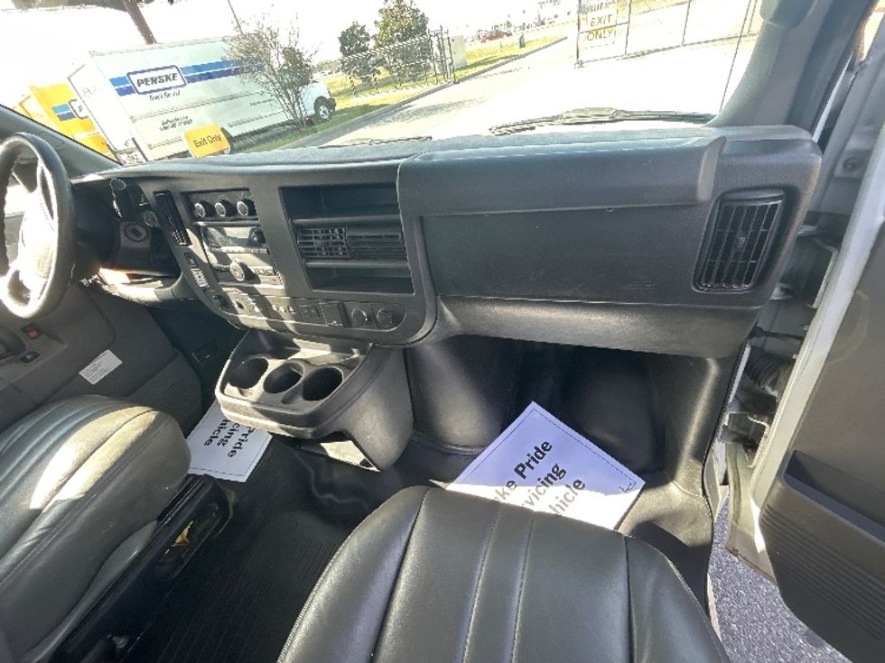 Light Duty Box Truck-Light and Medium Duty Trucks-GMC-2021-Savana G33903-Lafayette-LA-85,946\n\t\tmiles-$ 31,000 - Image 17