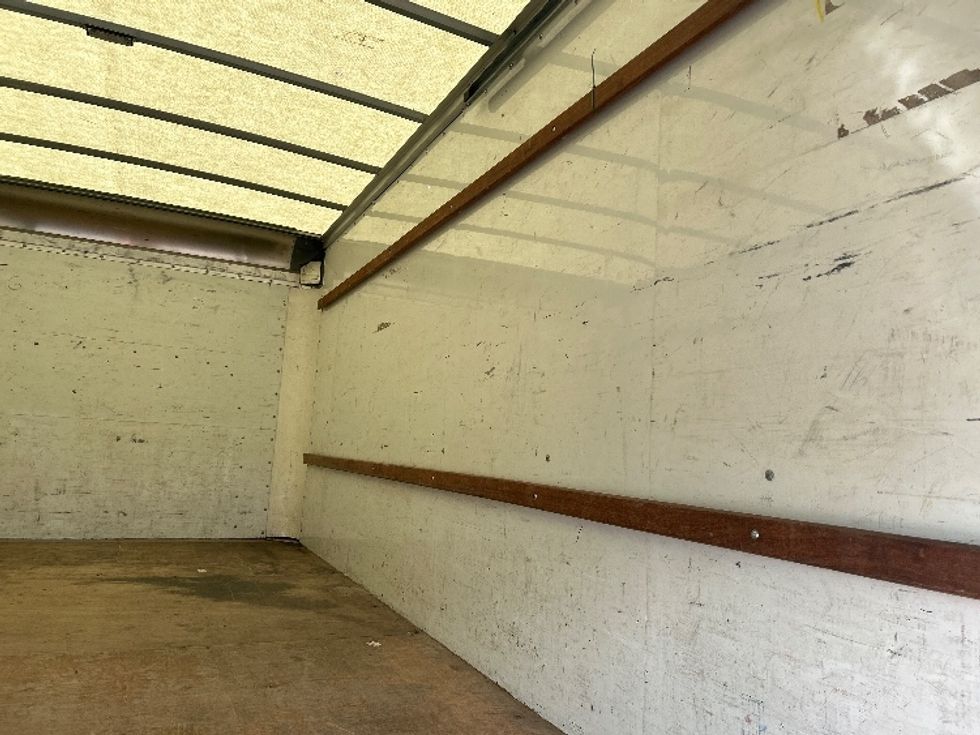 Light Duty Box Truck-Light and Medium Duty Trucks-GMC-2021-Savana G33903-Lafayette-LA-85,946\n\t\tmiles-$ 31,000 - Image 9