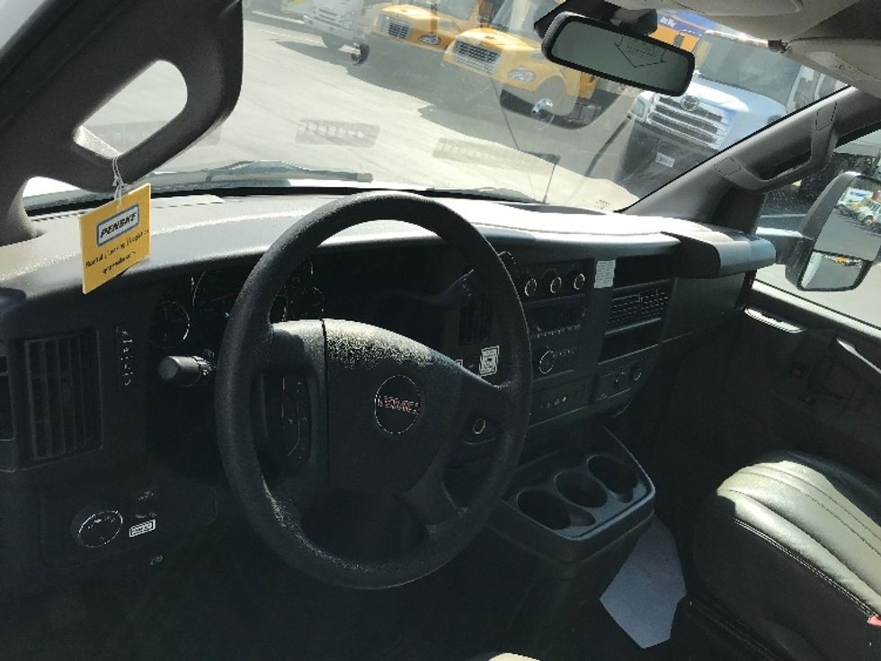 Light Duty Box Truck-Light and Medium Duty Trucks-GMC-2021-Savana G33903-Lancaster-PA-89,553\n\t\tmiles-$ 32,500 - Image 17