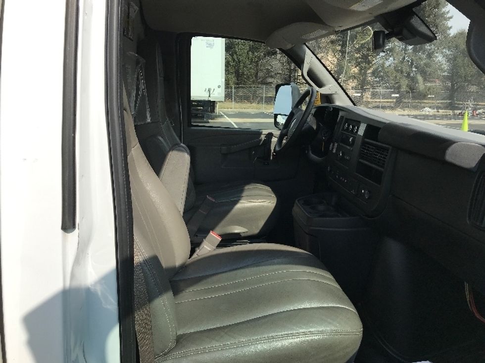 Light Duty Box Truck-Light and Medium Duty Trucks-GMC-2021-Savana G33903-Lancaster-PA-89,553\n\t\tmiles-$ 32,500 - Image 22