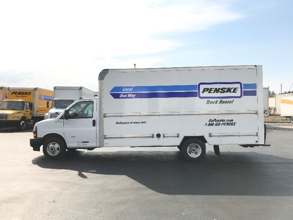 Light Duty Box Truck-Light and Medium Duty Trucks-GMC-2021-Savana G33903-Lancaster-PA-89,553\n\t\tmiles-$ 32,500 - Image 4
