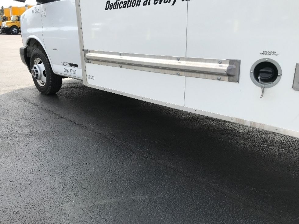 Light Duty Box Truck-Light and Medium Duty Trucks-GMC-2021-Savana G33903-Lancaster-PA-89,553\n\t\tmiles-$ 32,500 - Image 5