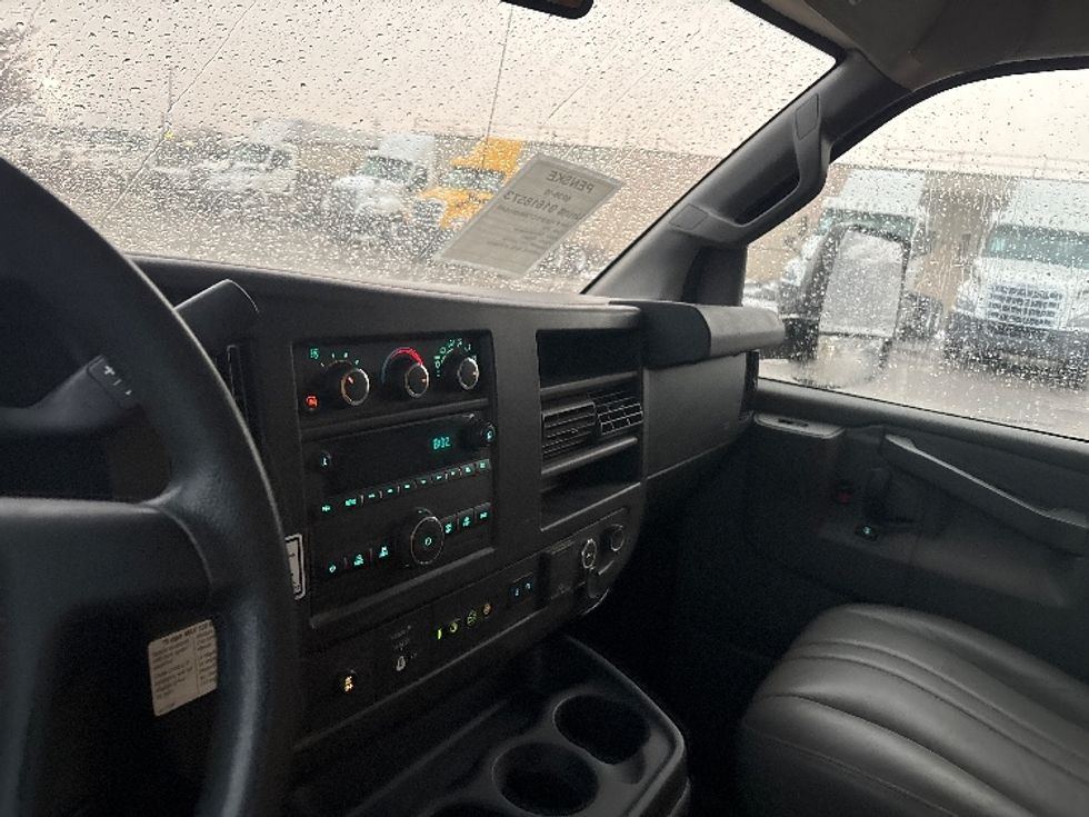 Light Duty Box Truck-Light and Medium Duty Trucks-GMC-2021-Savana G33903-Lansing-MI-109,706\n\t\tmiles-$ 25,000 - Image 17