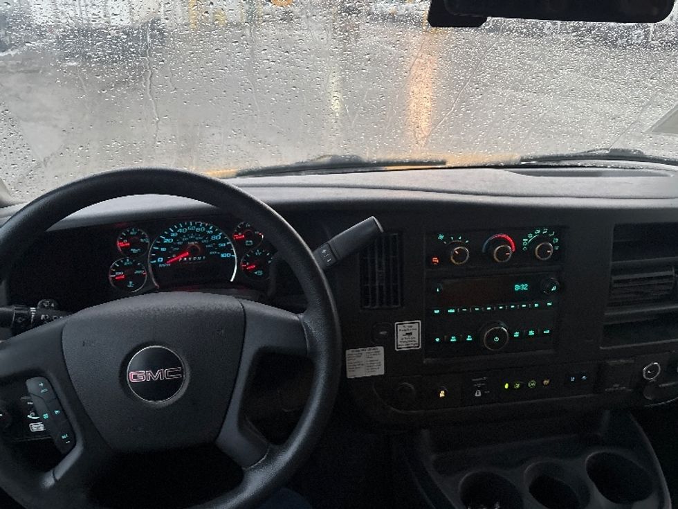 Light Duty Box Truck-Light and Medium Duty Trucks-GMC-2021-Savana G33903-Lansing-MI-109,706\n\t\tmiles-$ 25,000 - Image 18