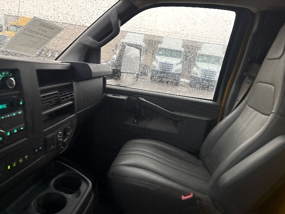Light Duty Box Truck-Light and Medium Duty Trucks-GMC-2021-Savana G33903-Lansing-MI-109,706\n\t\tmiles-$ 25,000 - Image 19