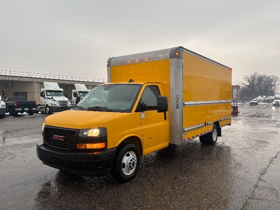 Light Duty Box Truck-Light and Medium Duty Trucks-GMC-2021-Savana G33903-Lansing-MI-109,706\n\t\tmiles-$ 25,000 - Image 3