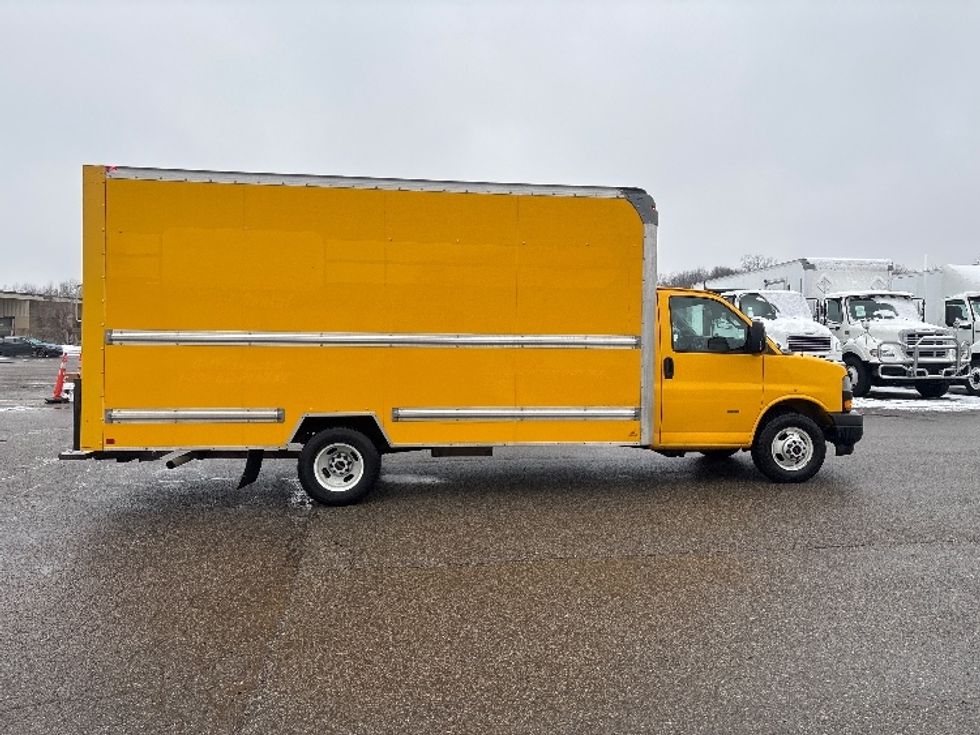 Light Duty Box Truck-Light and Medium Duty Trucks-GMC-2021-Savana G33903-Lansing-MI-93,867\n\t\tmiles-$ 27,000 - Image 15