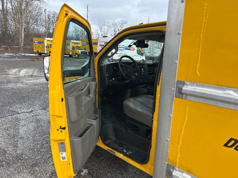 Light Duty Box Truck-Light and Medium Duty Trucks-GMC-2021-Savana G33903-Lansing-MI-93,867\n\t\tmiles-$ 27,000 - Image 16