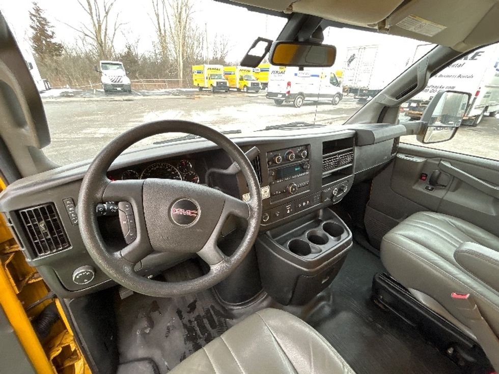 Light Duty Box Truck-Light and Medium Duty Trucks-GMC-2021-Savana G33903-Lansing-MI-93,867\n\t\tmiles-$ 27,000 - Image 18