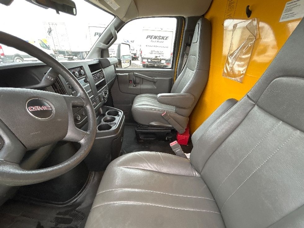 Light Duty Box Truck-Light and Medium Duty Trucks-GMC-2021-Savana G33903-Lansing-MI-93,867\n\t\tmiles-$ 27,000 - Image 19