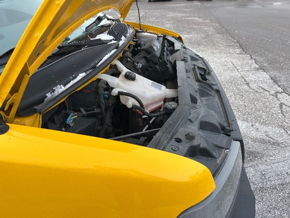 Light Duty Box Truck-Light and Medium Duty Trucks-GMC-2021-Savana G33903-Lansing-MI-93,867\n\t\tmiles-$ 27,000 - Image 23