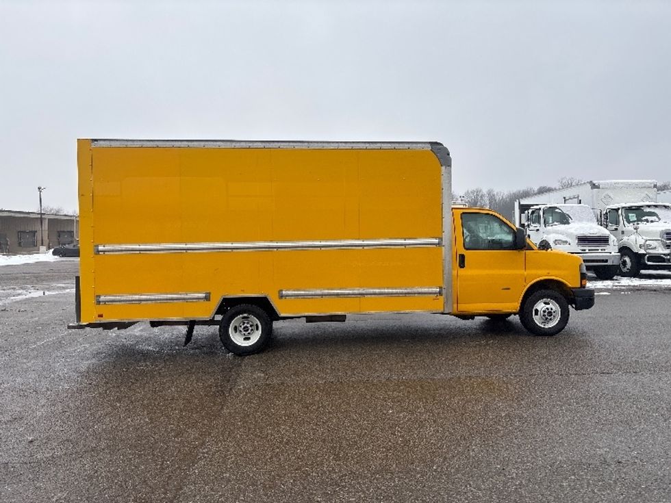 Light Duty Box Truck-Light and Medium Duty Trucks-GMC-2021-Savana G33903-Lansing-MI-97,629\n\t\tmiles-$ 26,500 - Image 15
