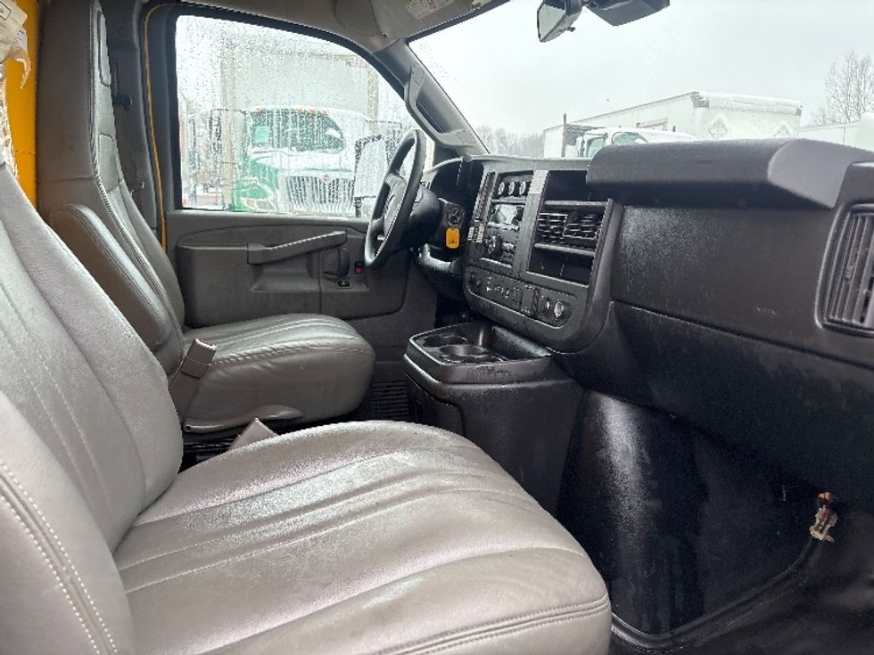 Light Duty Box Truck-Light and Medium Duty Trucks-GMC-2021-Savana G33903-Lansing-MI-97,629\n\t\tmiles-$ 26,500 - Image 22