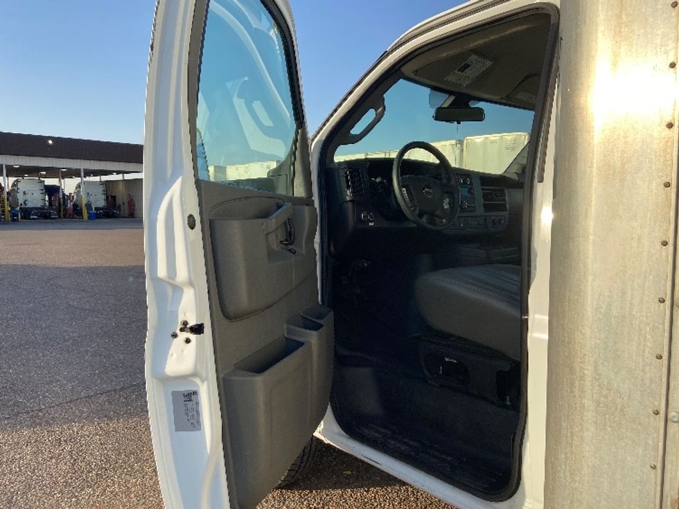 Light Duty Box Truck-Light and Medium Duty Trucks-GMC-2021-Savana G33903-Laredo-TX-65,041\n\t\tmiles-$ 34,250 - Image 14