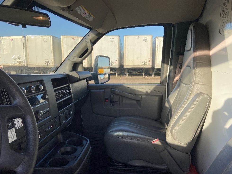 Light Duty Box Truck-Light and Medium Duty Trucks-GMC-2021-Savana G33903-Laredo-TX-65,041\n\t\tmiles-$ 34,250 - Image 17