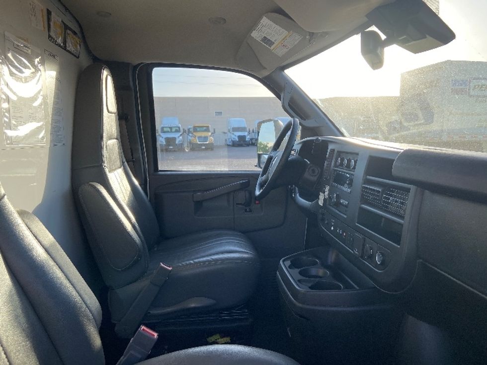 Light Duty Box Truck-Light and Medium Duty Trucks-GMC-2021-Savana G33903-Laredo-TX-65,041\n\t\tmiles-$ 34,250 - Image 20