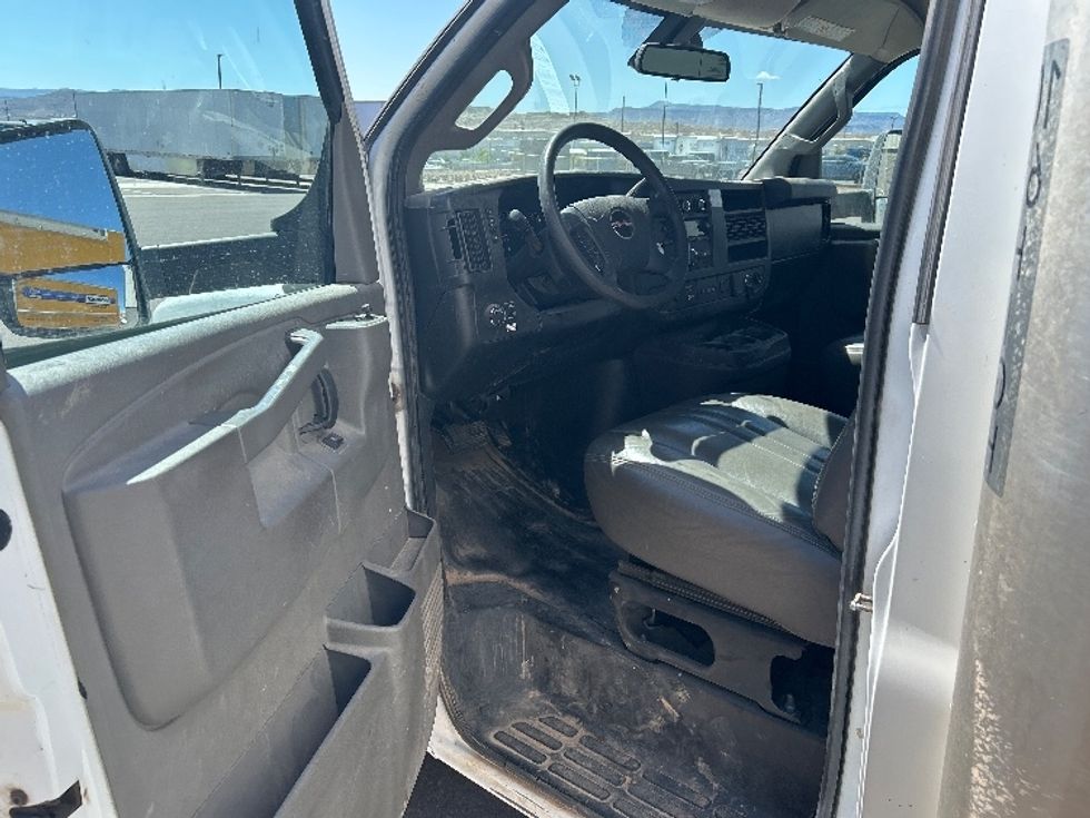 Light Duty Box Truck-Light and Medium Duty Trucks-GMC-2021-Savana G33903-Las Vegas-NV-102,886\n\t\tmiles-$ 27,500 - Image 12