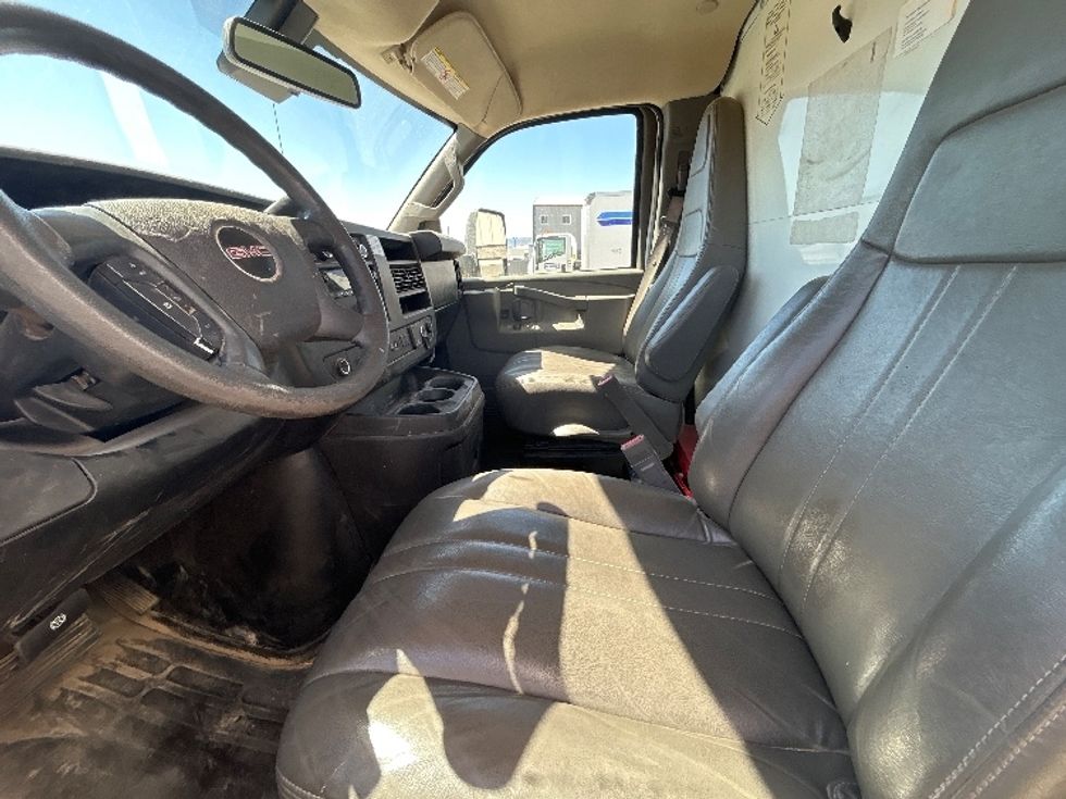 Light Duty Box Truck-Light and Medium Duty Trucks-GMC-2021-Savana G33903-Las Vegas-NV-102,886\n\t\tmiles-$ 27,500 - Image 15
