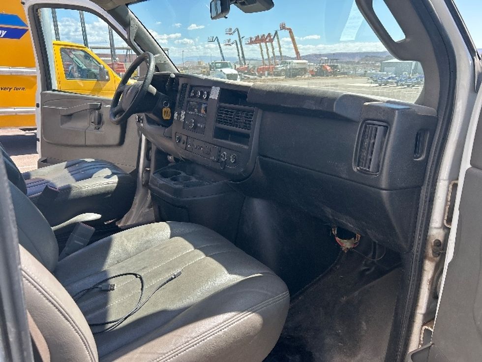 Light Duty Box Truck-Light and Medium Duty Trucks-GMC-2021-Savana G33903-Las Vegas-NV-102,886\n\t\tmiles-$ 27,500 - Image 18