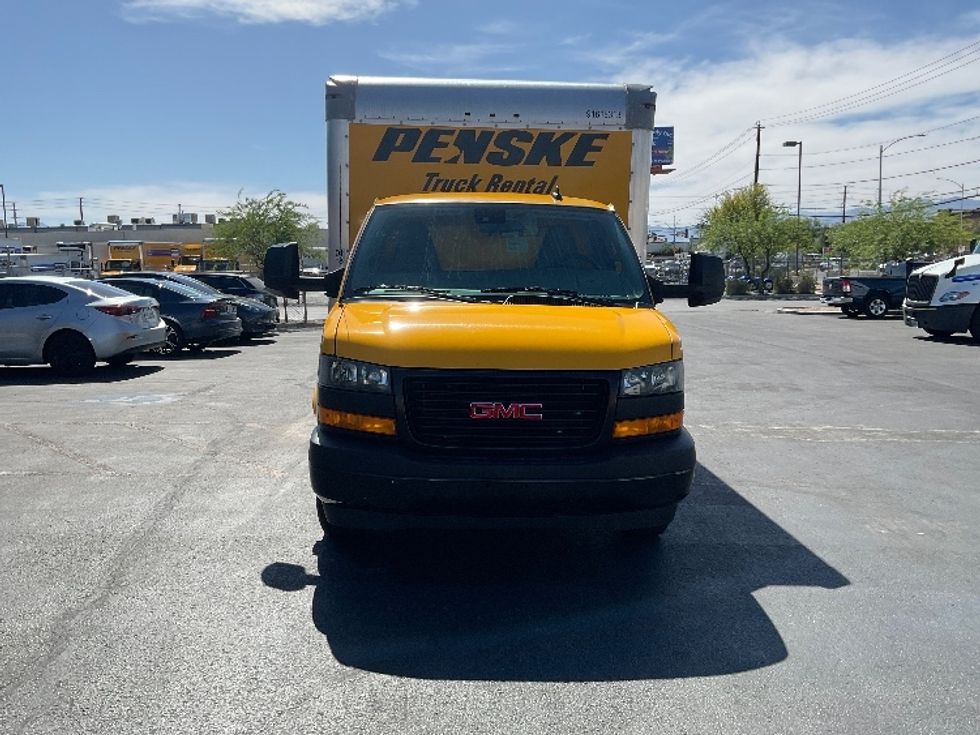 2021 Gmc Savana 3500 Cutaway photo 2