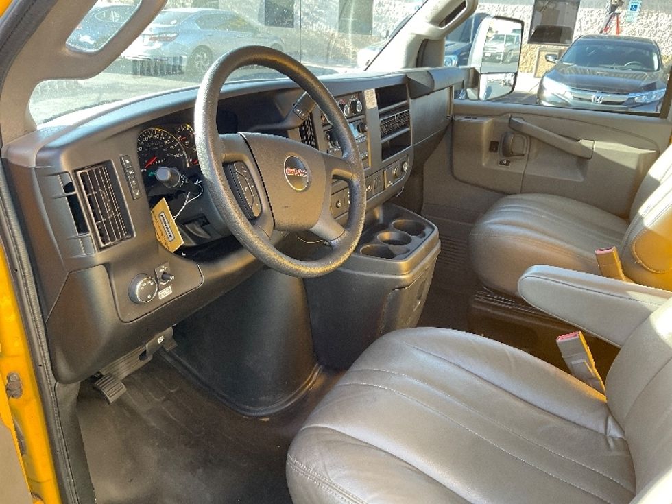 Light Duty Box Truck-Light and Medium Duty Trucks-GMC-2021-Savana G33903-Las Vegas-NV-105,559\n\t\tmiles-$ 23,500 - Image 16