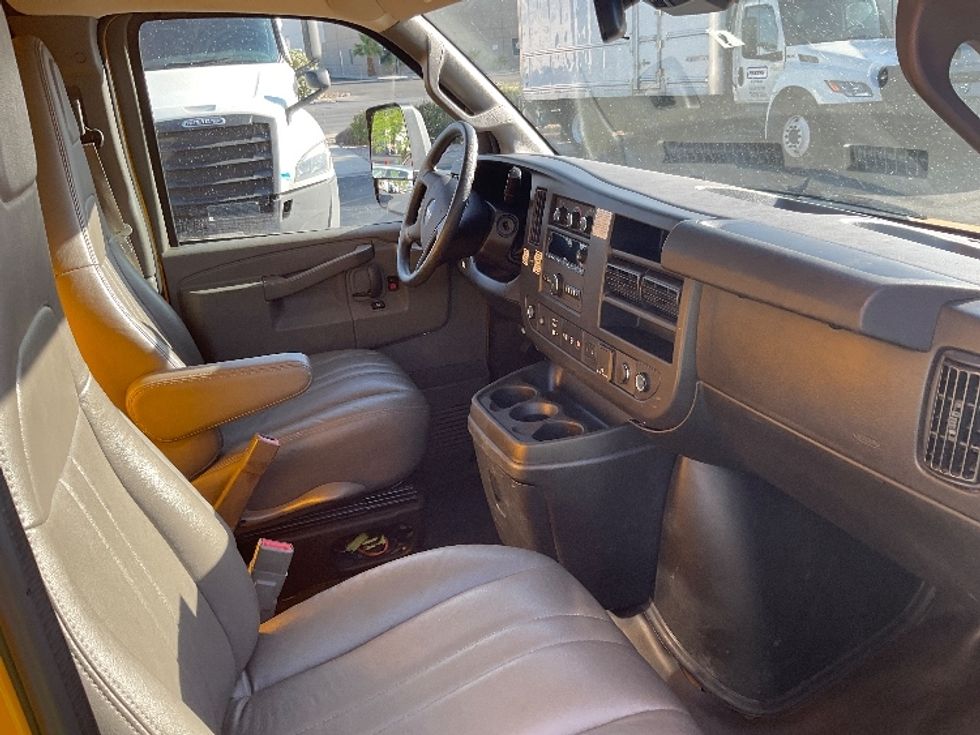 Light Duty Box Truck-Light and Medium Duty Trucks-GMC-2021-Savana G33903-Las Vegas-NV-105,559\n\t\tmiles-$ 23,500 - Image 21