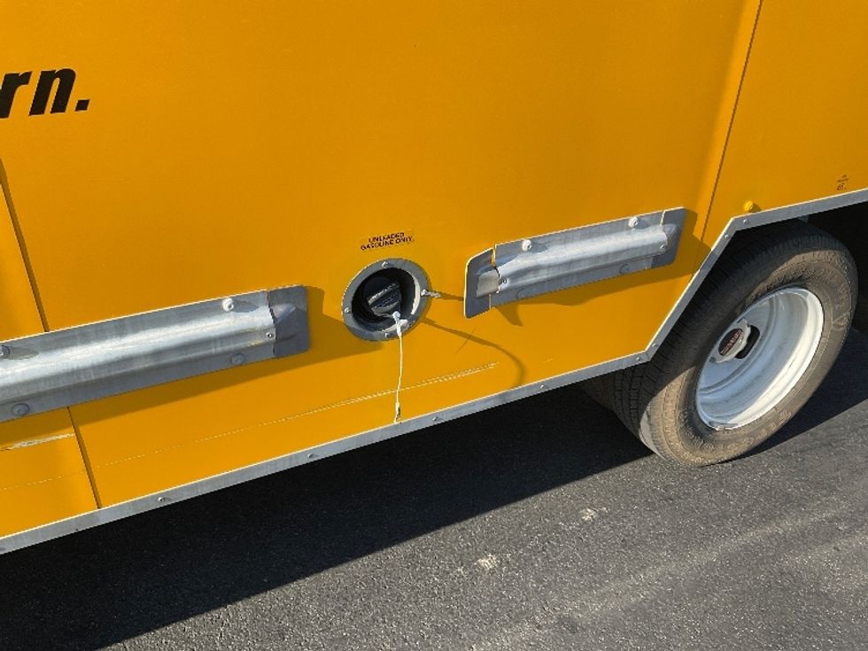 Light Duty Box Truck-Light and Medium Duty Trucks-GMC-2021-Savana G33903-Las Vegas-NV-105,559\n\t\tmiles-$ 23,500 - Image 25