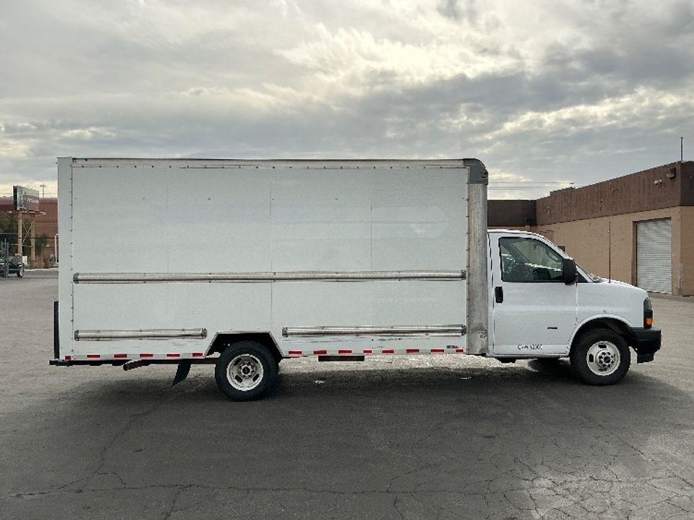 Light Duty Box Truck-Light and Medium Duty Trucks-GMC-2021-Savana G33903-Las Vegas-NV-107,339\n\t\tmiles-$ 29,000 - Image 15