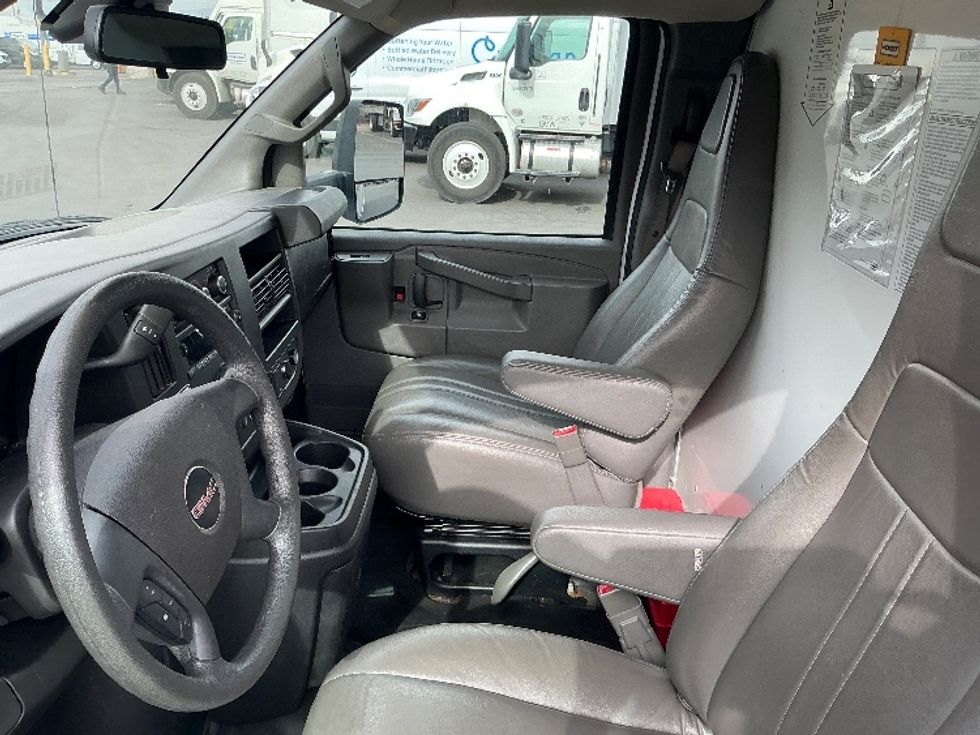 Light Duty Box Truck-Light and Medium Duty Trucks-GMC-2021-Savana G33903-Las Vegas-NV-107,339\n\t\tmiles-$ 29,000 - Image 19