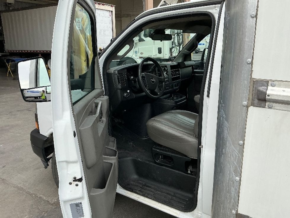 Light Duty Box Truck-Light and Medium Duty Trucks-GMC-2021-Savana G33903-Las Vegas-NV-108,651\n\t\tmiles-$ 30,000 - Image 16