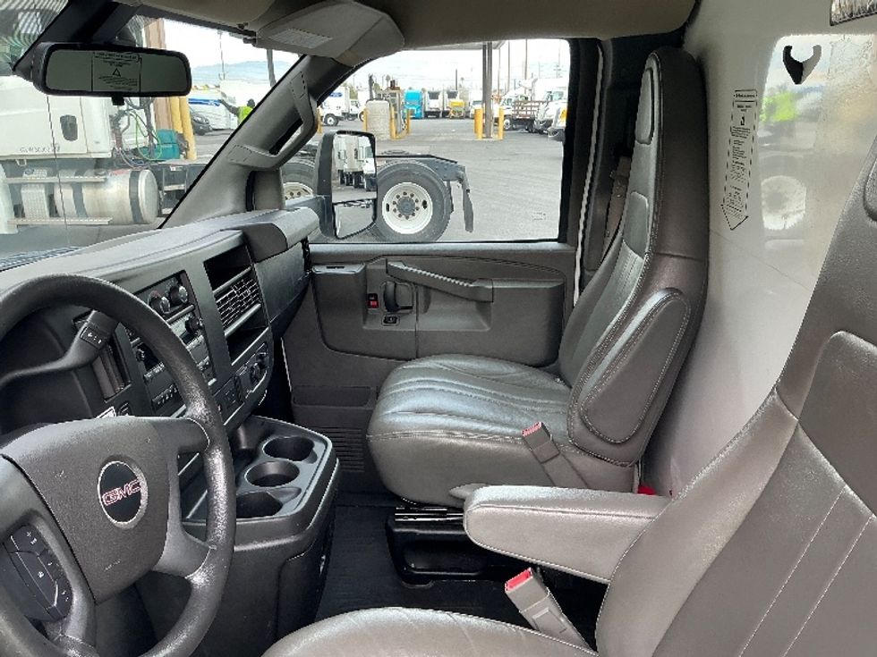 Light Duty Box Truck-Light and Medium Duty Trucks-GMC-2021-Savana G33903-Las Vegas-NV-108,651\n\t\tmiles-$ 30,000 - Image 19
