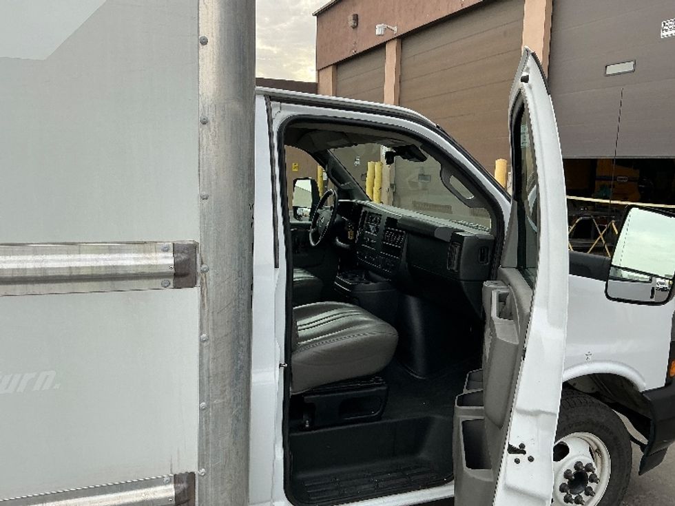 Light Duty Box Truck-Light and Medium Duty Trucks-GMC-2021-Savana G33903-Las Vegas-NV-108,651\n\t\tmiles-$ 30,000 - Image 20