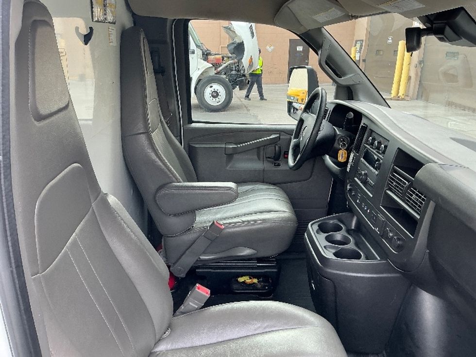 Light Duty Box Truck-Light and Medium Duty Trucks-GMC-2021-Savana G33903-Las Vegas-NV-108,651\n\t\tmiles-$ 30,000 - Image 22