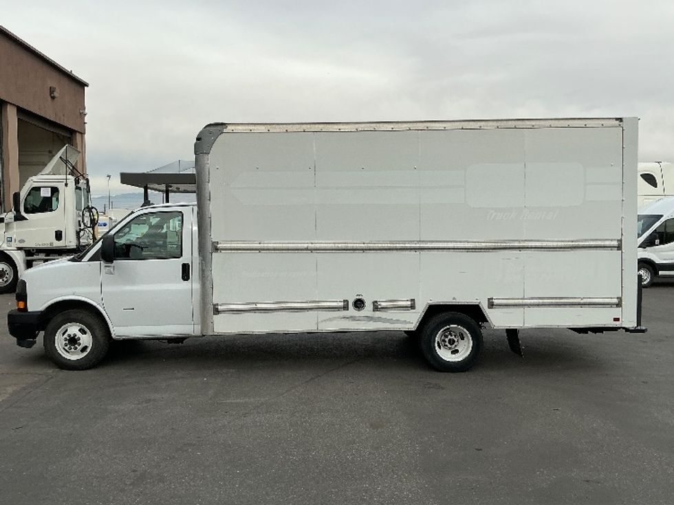 Light Duty Box Truck-Light and Medium Duty Trucks-GMC-2021-Savana G33903-Las Vegas-NV-108,651\n\t\tmiles-$ 30,000 - Image 4