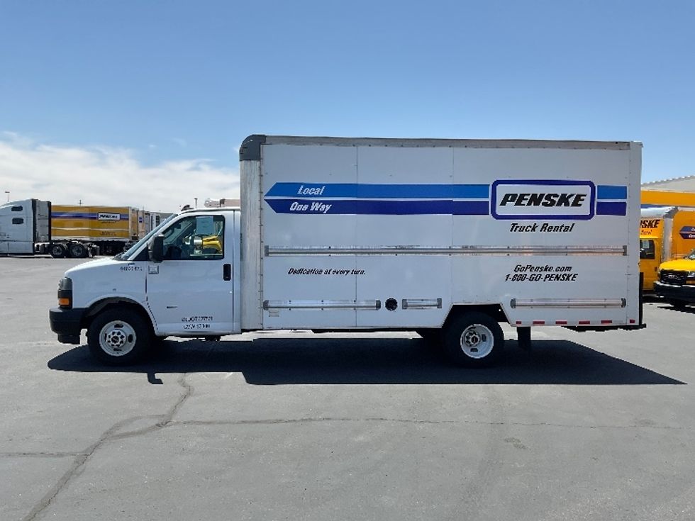 Light Duty Box Truck-Light and Medium Duty Trucks-GMC-2021-Savana G33903-Las Vegas-NV-109,485\n\t\tmiles-$ 27,500 - Image 4