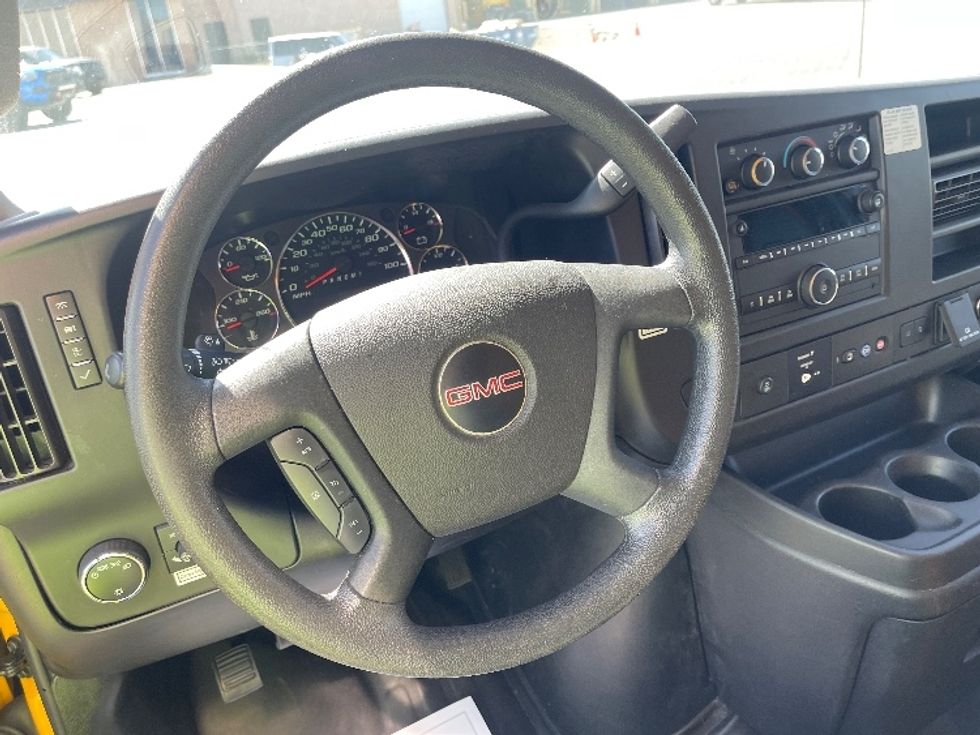 Light Duty Box Truck-Light and Medium Duty Trucks-GMC-2021-Savana G33903-Las Vegas-NV-110,105\n\t\tmiles-$ 23,000 - Image 16