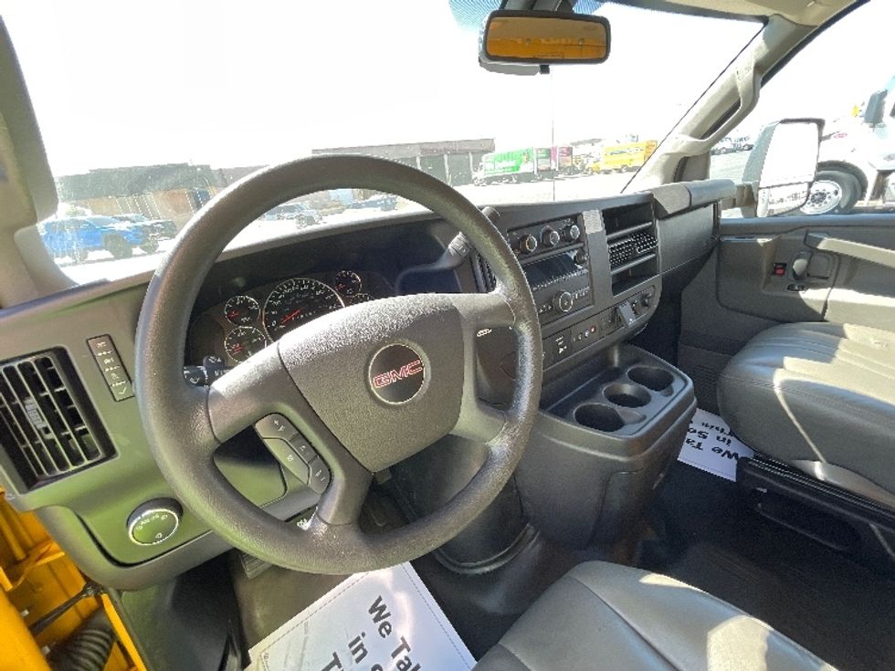 Light Duty Box Truck-Light and Medium Duty Trucks-GMC-2021-Savana G33903-Las Vegas-NV-110,105\n\t\tmiles-$ 23,000 - Image 17