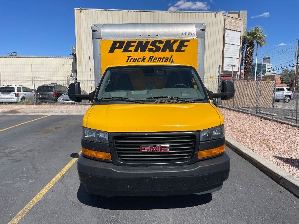 2021 Gmc Savana 3500 Cutaway photo 2