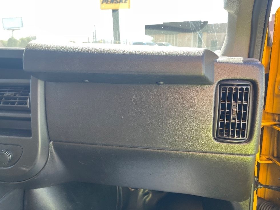 Light Duty Box Truck-Light and Medium Duty Trucks-GMC-2021-Savana G33903-Las Vegas-NV-110,105\n\t\tmiles-$ 23,000 - Image 20